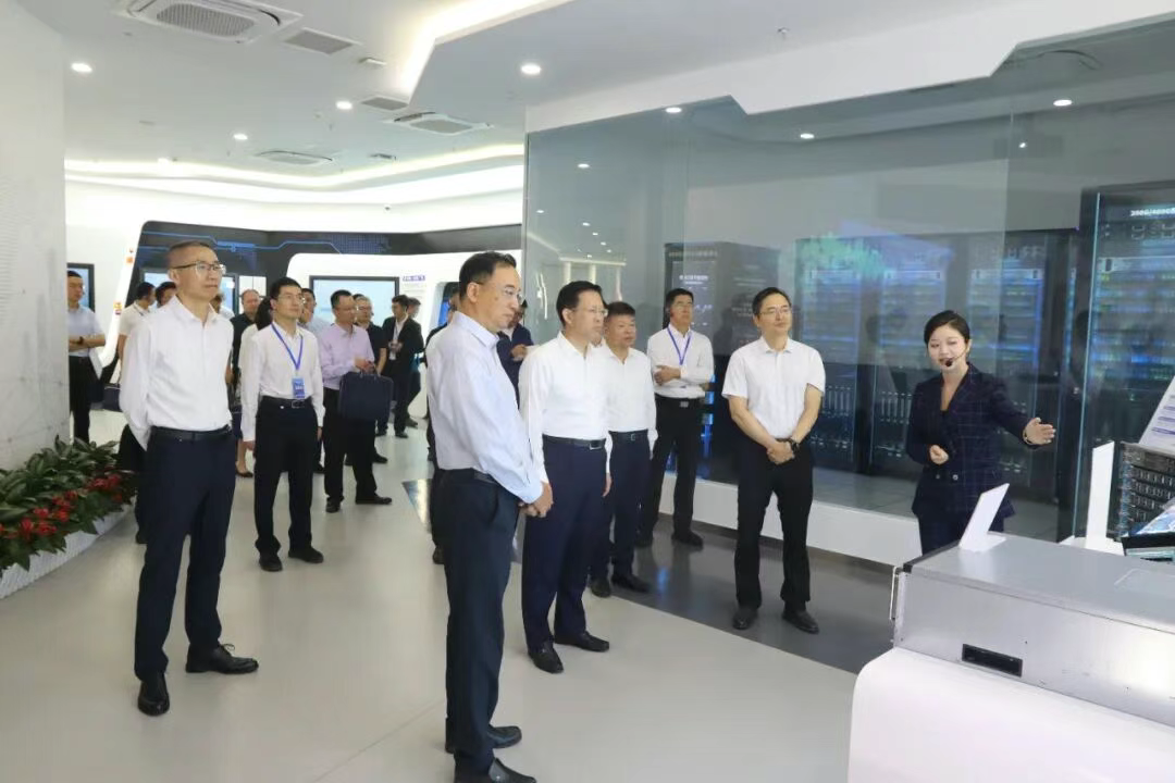 全省县域重点产业链发展等工作调研组一行莅临星网锐捷调研考察